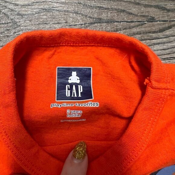 Gap Tee Shirt—-2T - Picture 2 of 2